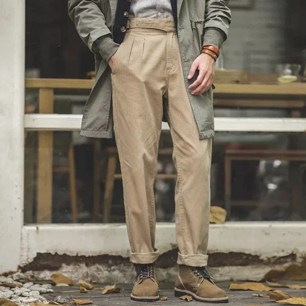 Pantaloni eleganti da uomo con elegante plissettatura anteriore