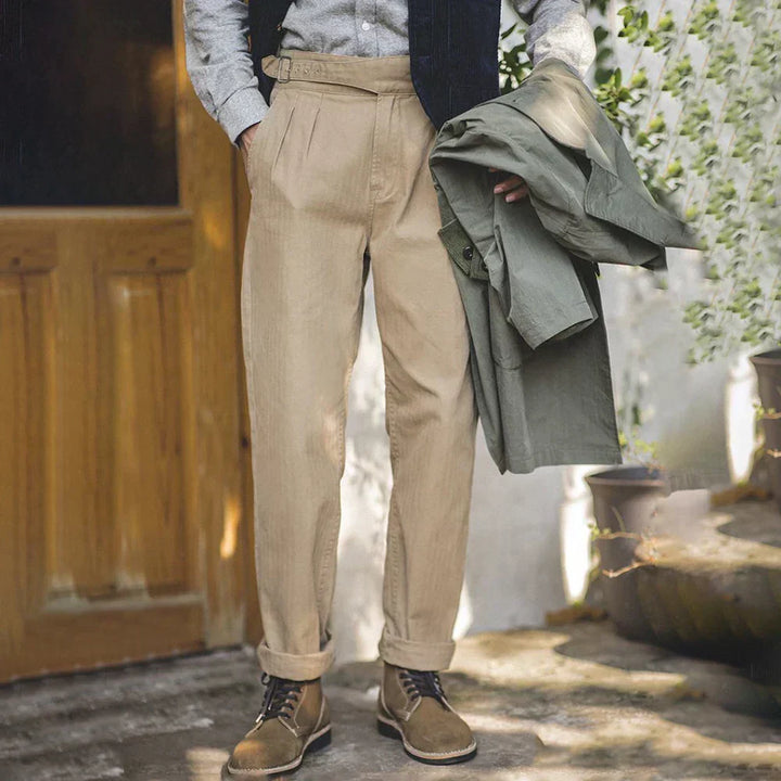 Pantaloni eleganti da uomo con elegante plissettatura anteriore