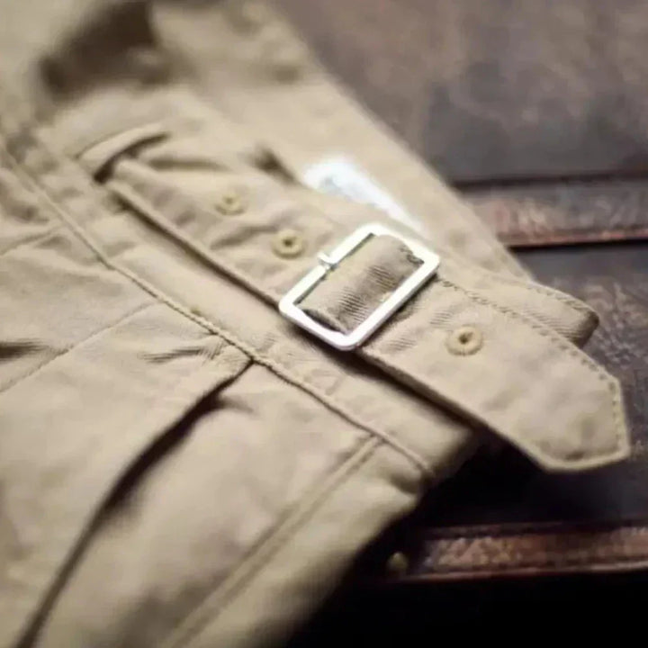 Pantaloni eleganti da uomo con elegante plissettatura anteriore