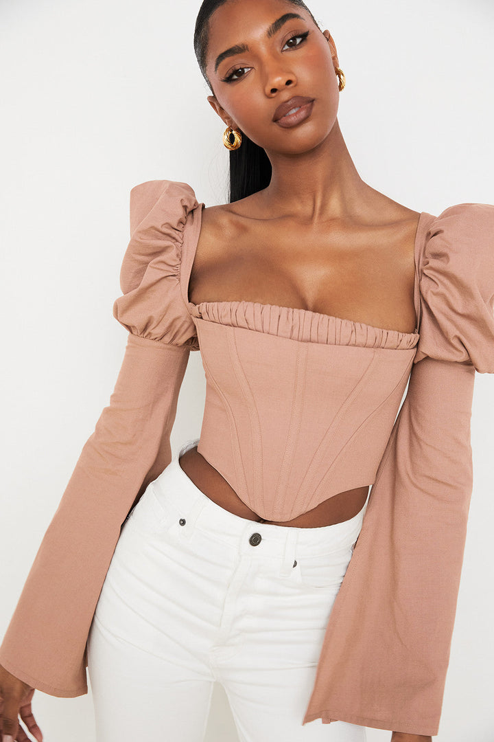 <div>Elegante top in cotone color moka di Helvienne</div>