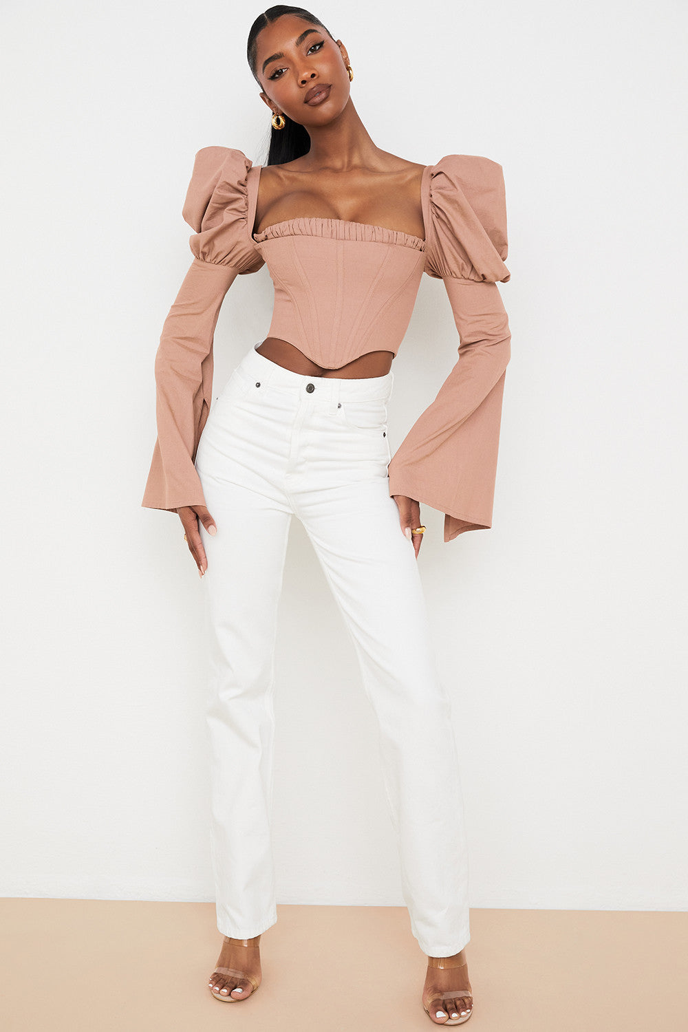 <div>Elegante top in cotone color moka di Helvienne</div>