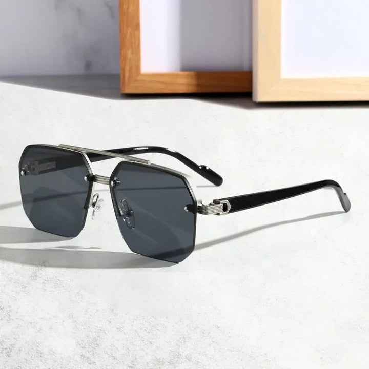 Moderna e geometrica Sonnenbrille per bambini per un look elegante