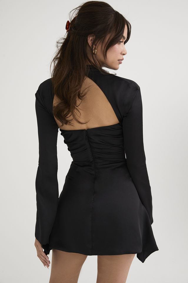 <div>Elegante Vera Halter Mini Abito per un Aspetto Raffinato</div>