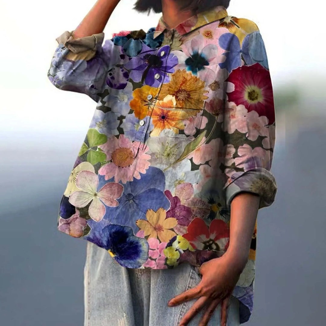 Elegante camicia da donna oversize con motivo floreale: un look versatile e comodo per ogni occasione