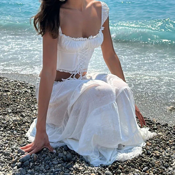 <p>Gwendalyne - Top attillato seducente con romantici dettagli in pizzo</p>