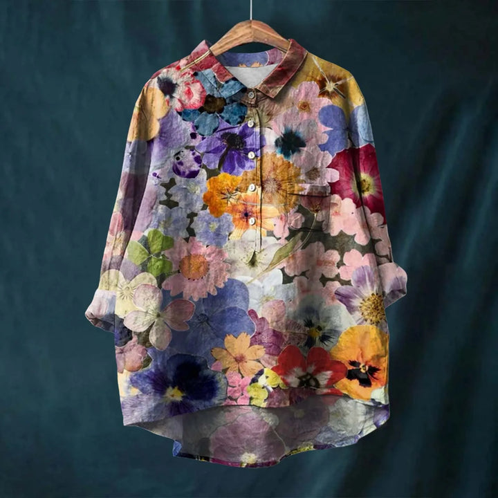 Elegante camicia da donna oversize con motivo floreale: un look versatile e comodo per ogni occasione
