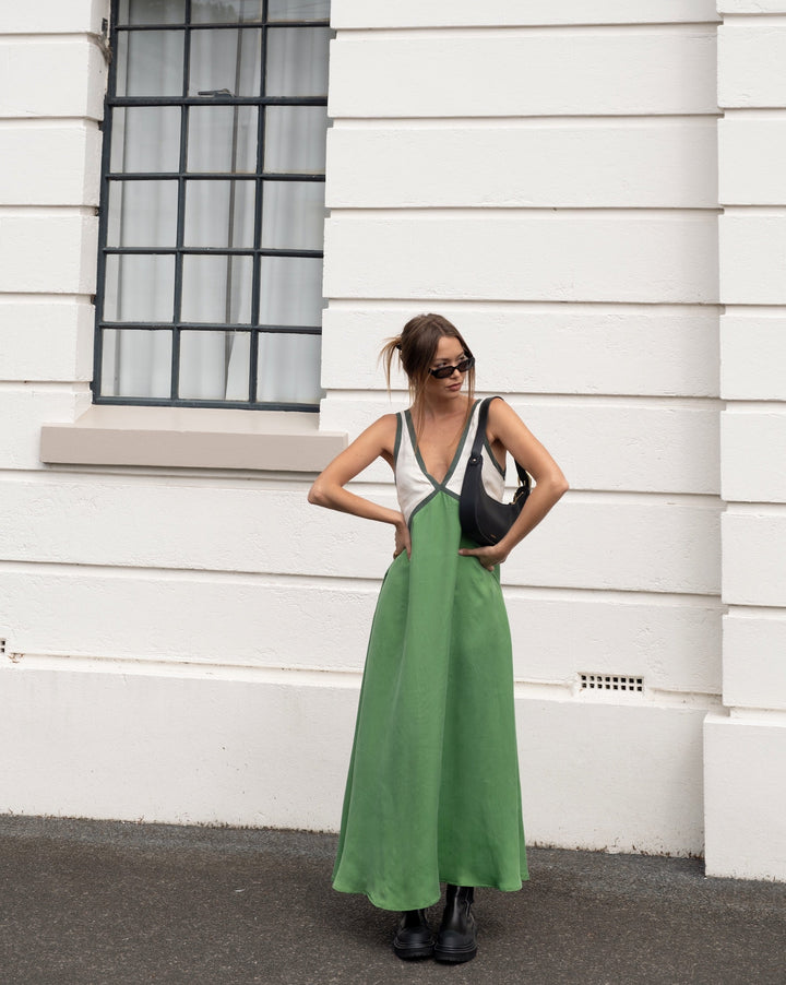 Feliciana - Abito Maxi Elegante con Scollo a V per un Look Incantevole