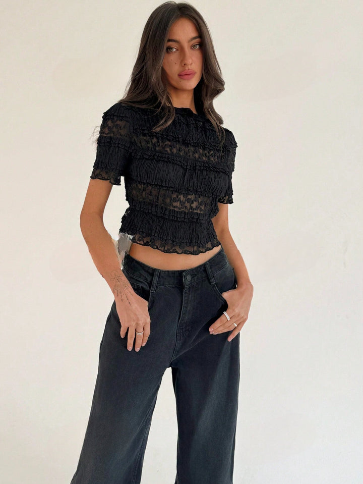 <p>Giada - Elegante Top in Pizzo Corto per un Aspetto Raffinato</p>