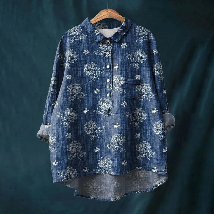 Camicia da donna a maniche lunghe alla moda con stampa originale - abbottonata a metà per il massimo comfort