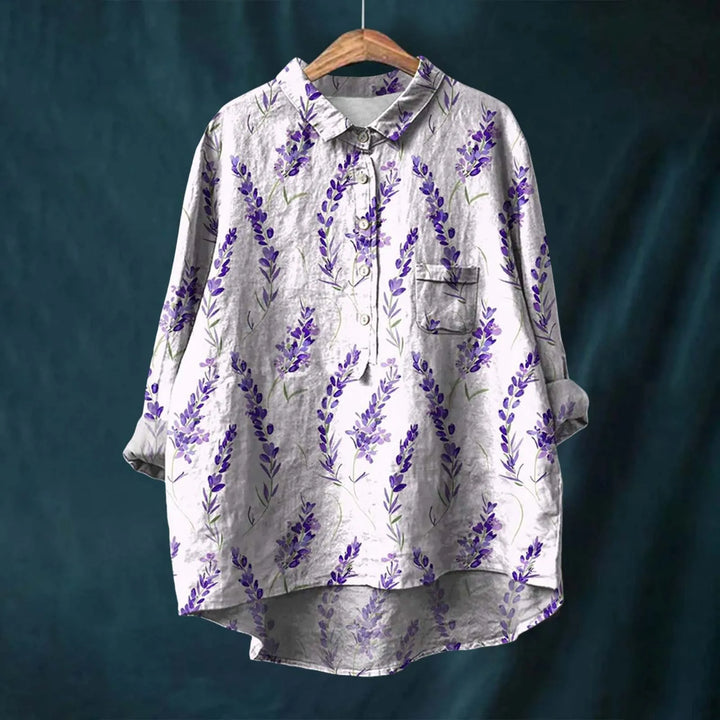 Camicia da donna a maniche lunghe alla moda con stampa originale - abbottonata a metà per il massimo comfort
