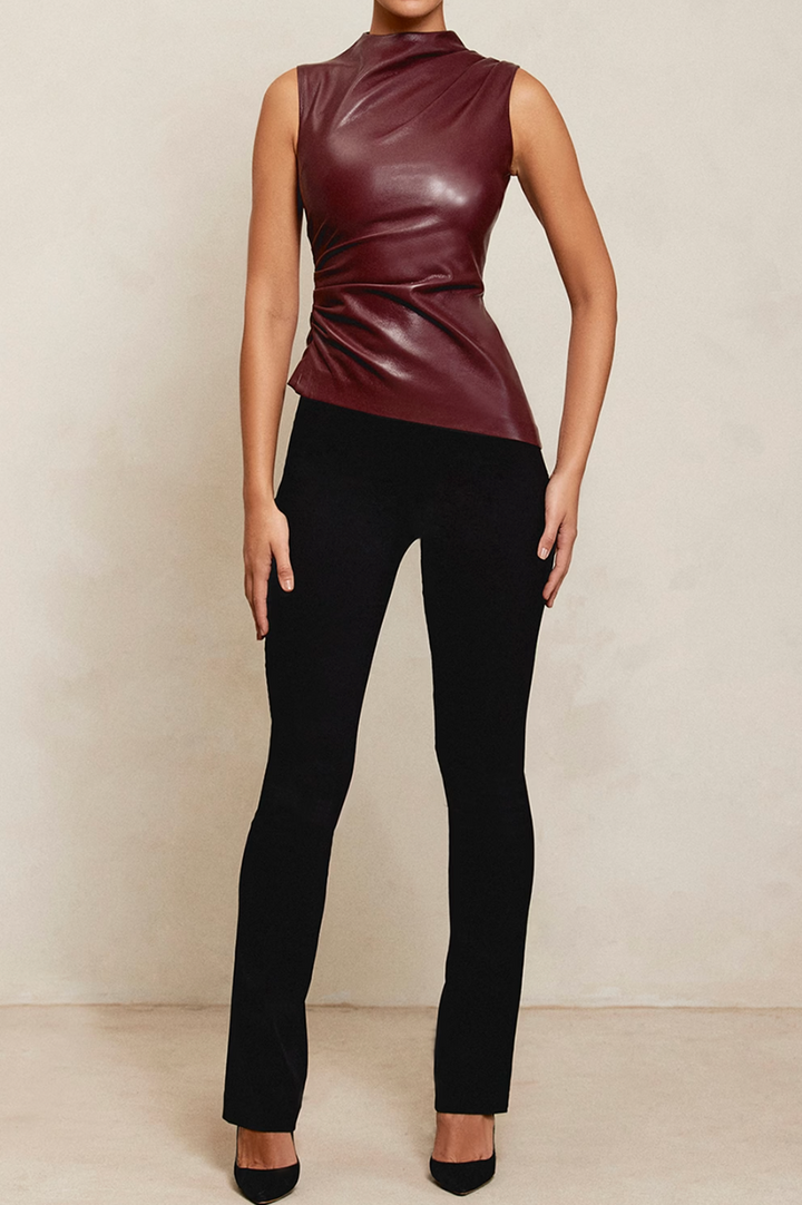 <html><body><p>Iolana - Elegante Maglia Slim-fit in Pelle per un Look Raffinato</p></body></html>