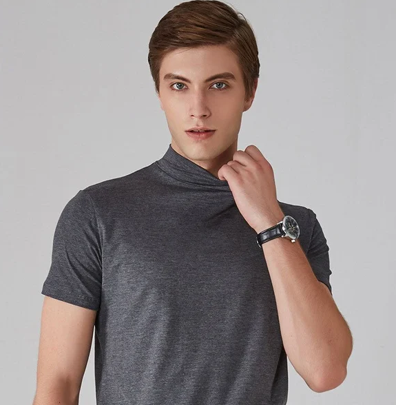 Milo | Confortevole T-shirt a collo alto con tecnologia antisudore per essere indossata tutto il giorno