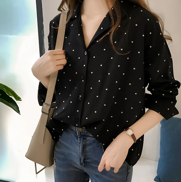 Laurie – Speelse Polkadot Blouse voor Elke Gelegenheid