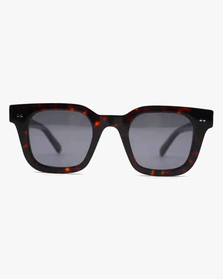 Occhiali da sole da uomo eleganti e moderni - protezione eccellente e look alla moda