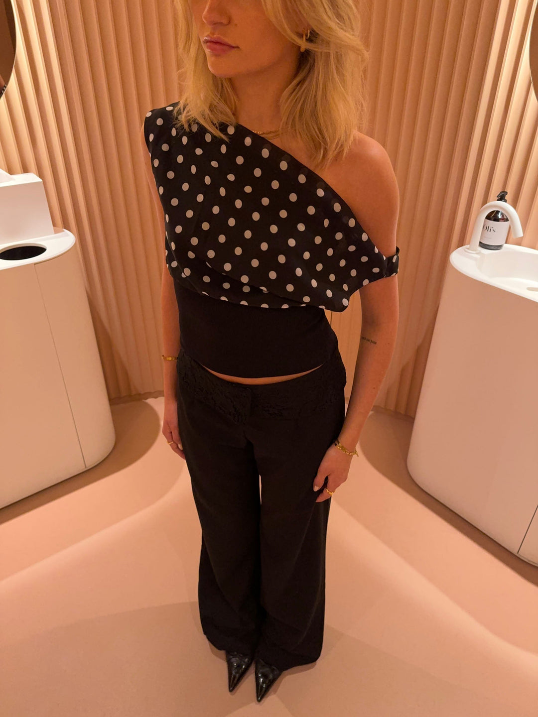 <div>Affascinante Top a Pois Lina</div>
