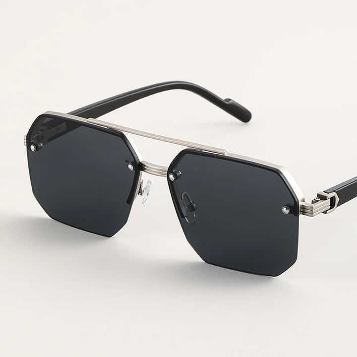 Moderna e geometrica Sonnenbrille per bambini per un look elegante