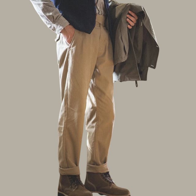 Pantaloni eleganti da uomo con elegante plissettatura anteriore