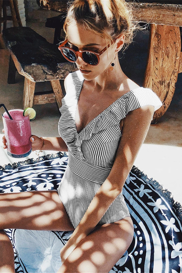 Lexy | Modieus Gestreept Badpak con dettagli volanti di charme per un look elegante e divertente