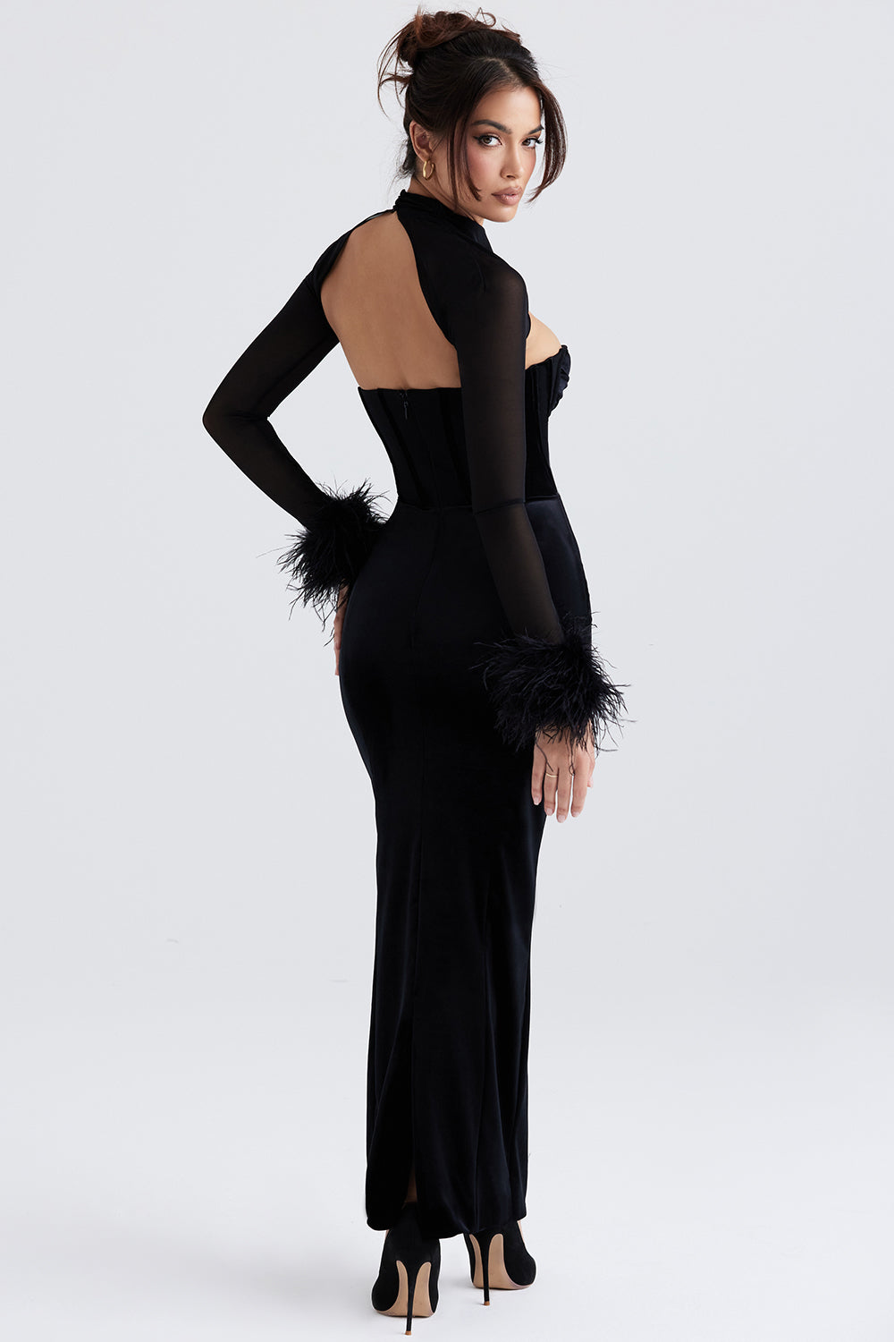 <html>Juliette - Elegante Maxi Vestito in Velluto Nero con Corsetto per un Look Incantevole</html>
