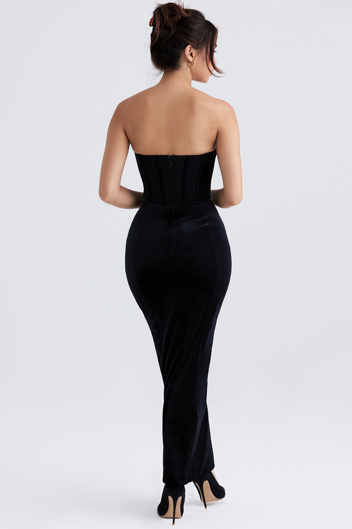 <html>Juliette - Elegante Maxi Vestito in Velluto Nero con Corsetto per un Look Incantevole</html>