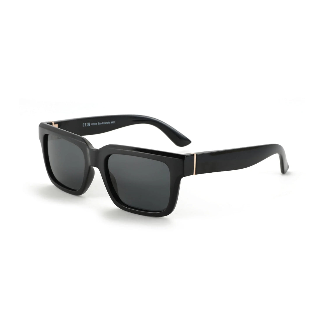 Occhiali da sole da uomo moderni ed eleganti