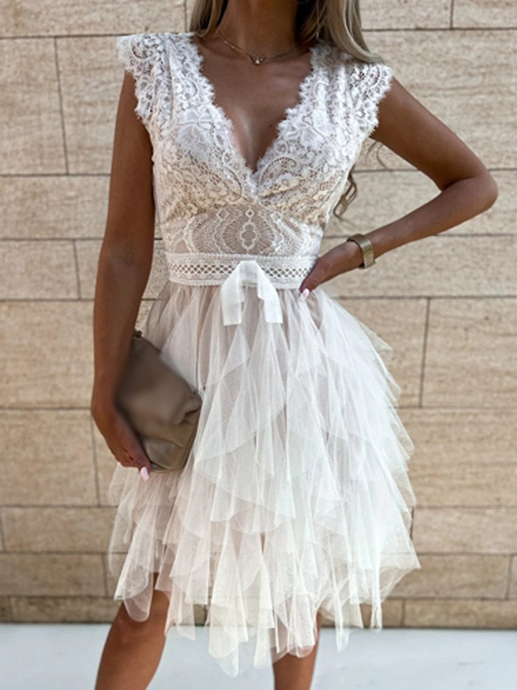 Elegante abito da cocktail da donna ideale per le occasioni speciali