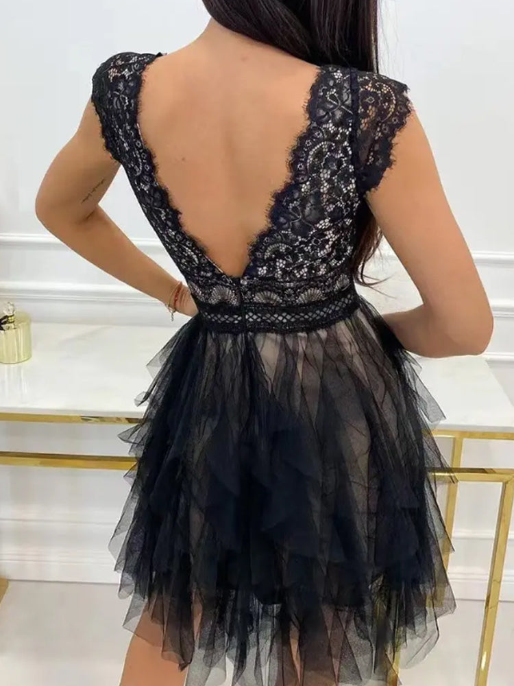 Elegante abito da cocktail da donna ideale per le occasioni speciali