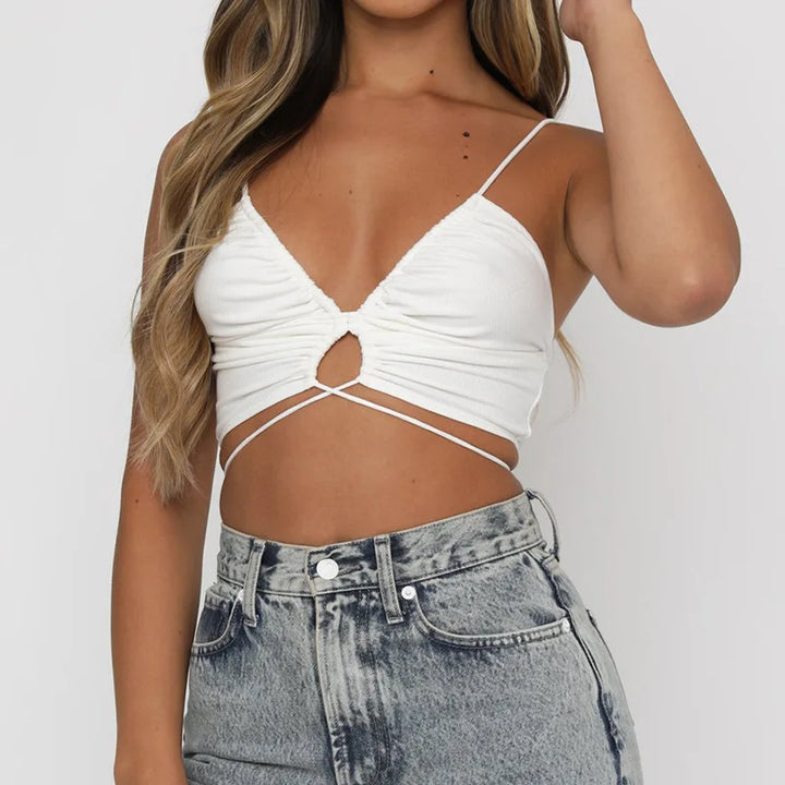 Havienna - Elegante Zwarte Crop Top met Trendy Cut-Out en Schattige Strikdetails