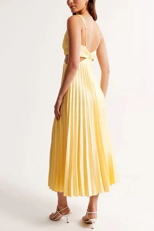 <p><strong>Honora</strong> - Elegante abito midi con raffinata gonna plissettata</p>