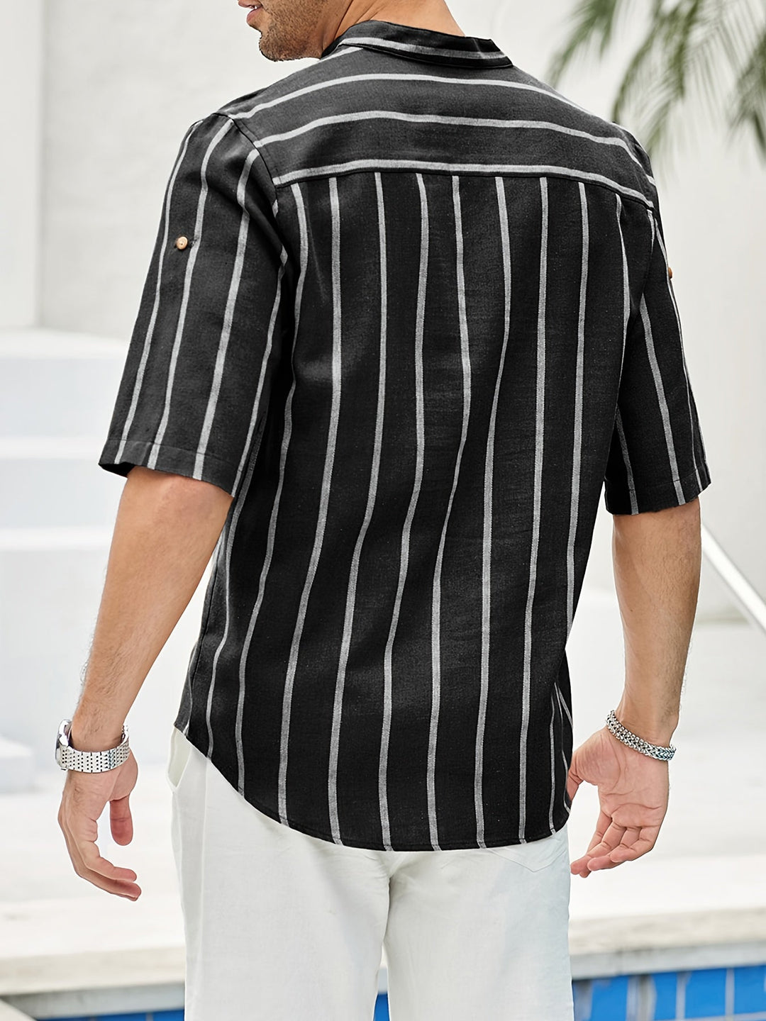 Elegante t-shirt da uomo a maniche corte a righe senza tempo