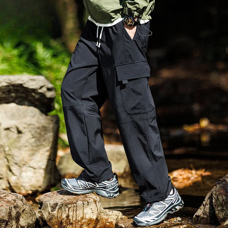 Pantaloni da trekking da uomo in tessuto resistente e impermeabile - affidabili per qualsiasi avventura all'aperto