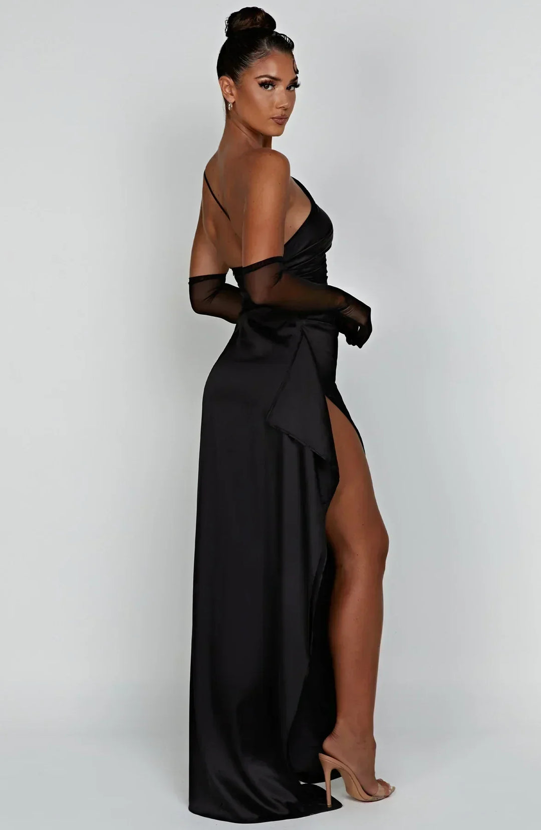 Elara - Elegante Satijnen Splitjurk met Één Schouder