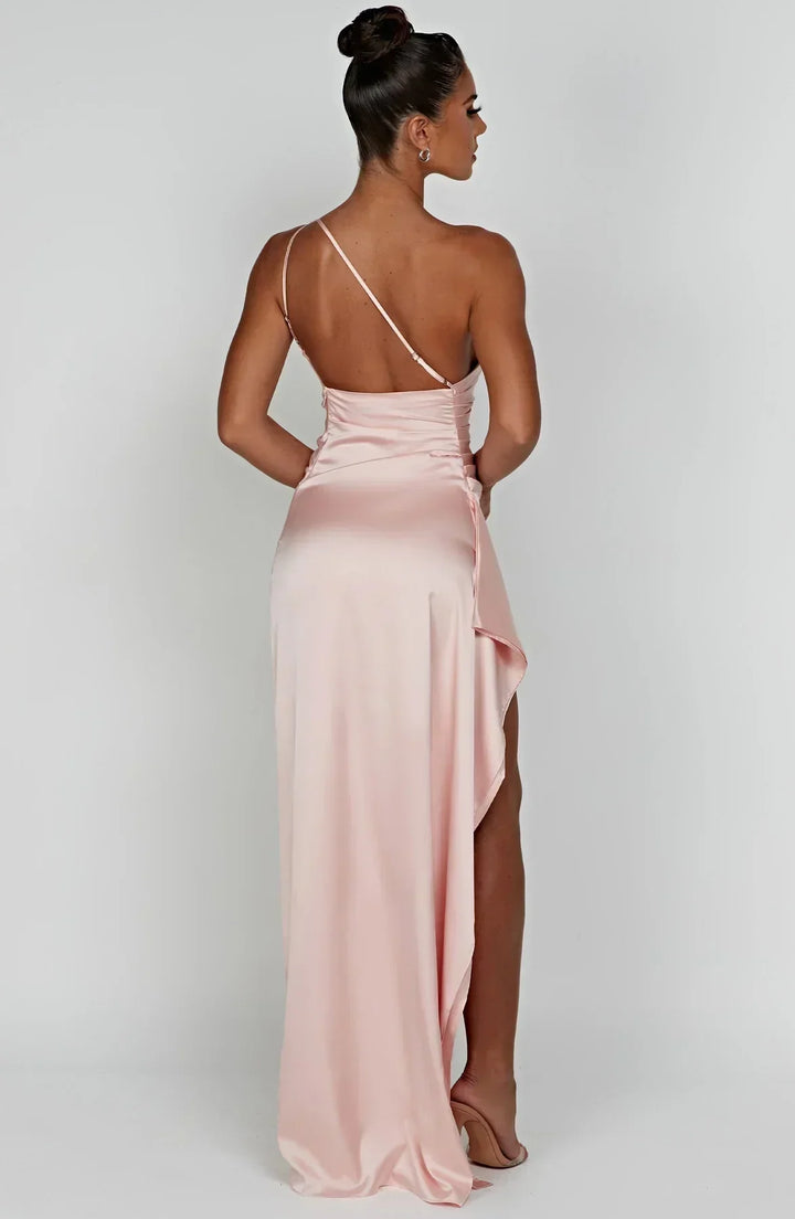 Elara - Elegante Satijnen Splitjurk met Één Schouder