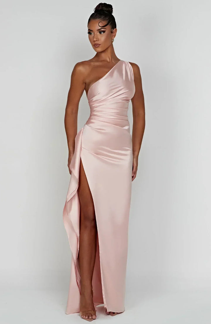 Elara - Elegante Satijnen Splitjurk met Één Schouder