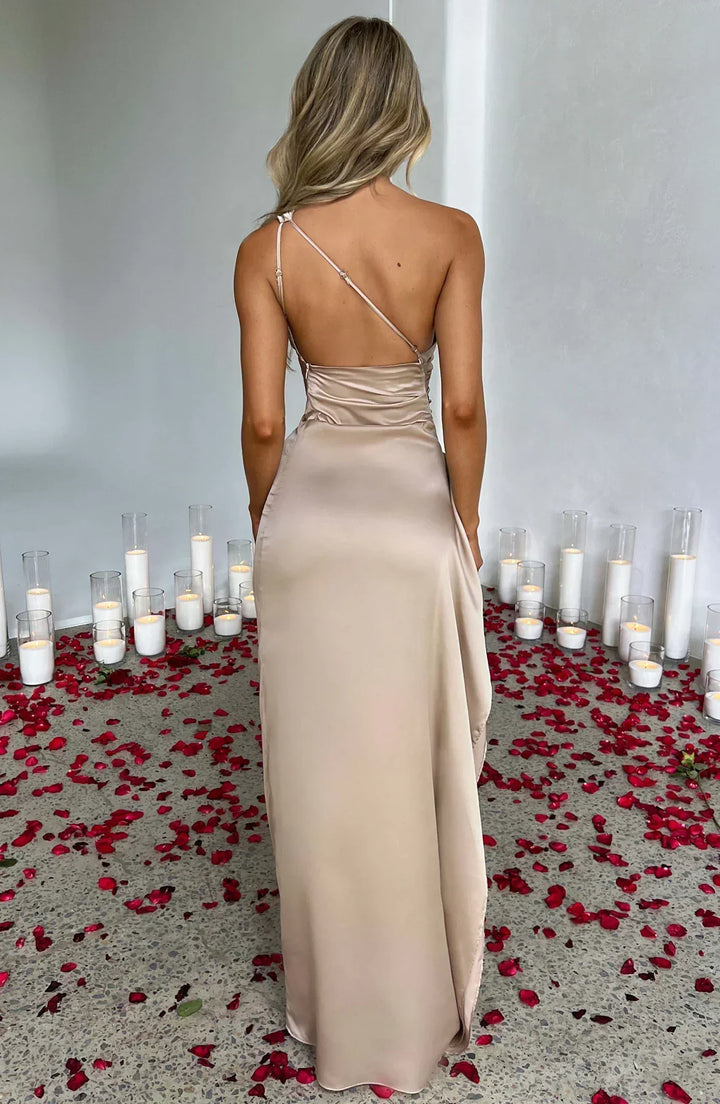 Elara - Elegante Satijnen Splitjurk met Één Schouder