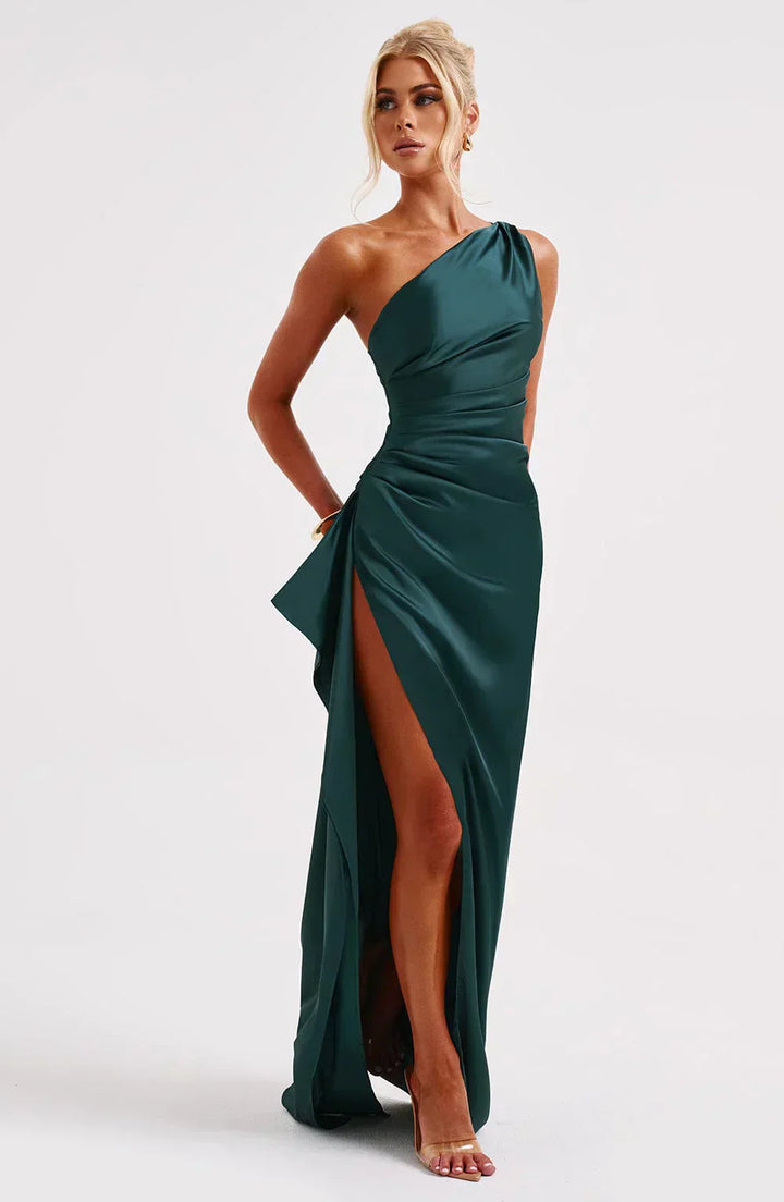 Elara - Elegante Satijnen Splitjurk met Één Schouder