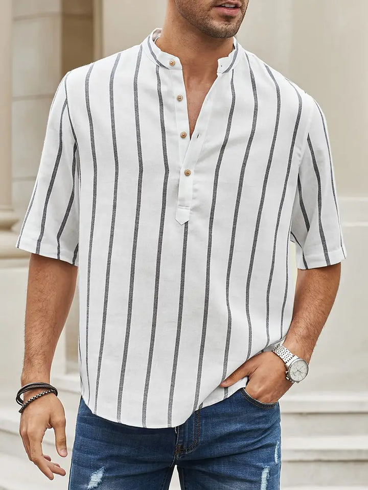Elegante t-shirt da uomo a maniche corte a righe senza tempo