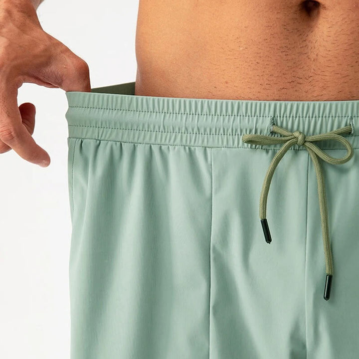 Pantaloncini da uomo in nylon, eleganti e moderni, in una varietà di colori: il look estivo perfetto