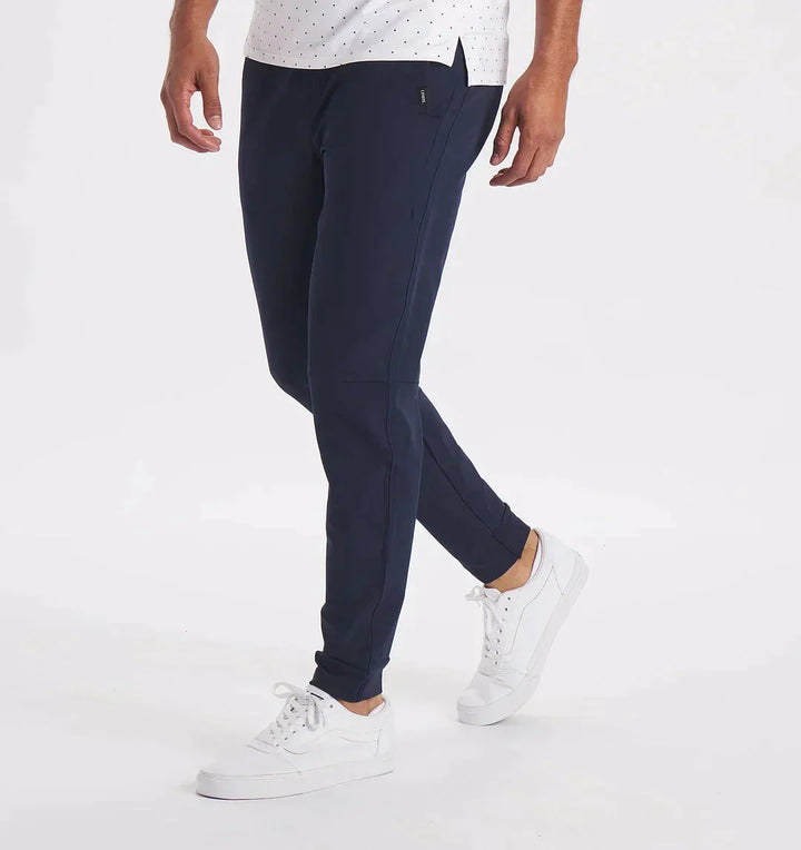 Pantaloni business da uomo esclusivi e oversize: una garanzia di stile elegante
