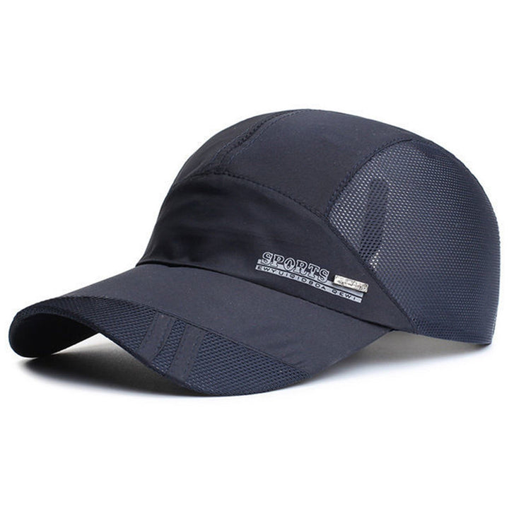 Equipaggiatevi con un berretto sportivo da uomo regolabile per il massimo comfort e uno stile moderno.