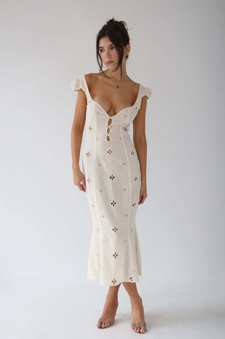 <html><body><p>Isabella - Elegante Vintage Abito Midi con Ricamo a Coda di Pesce</p></body></html>