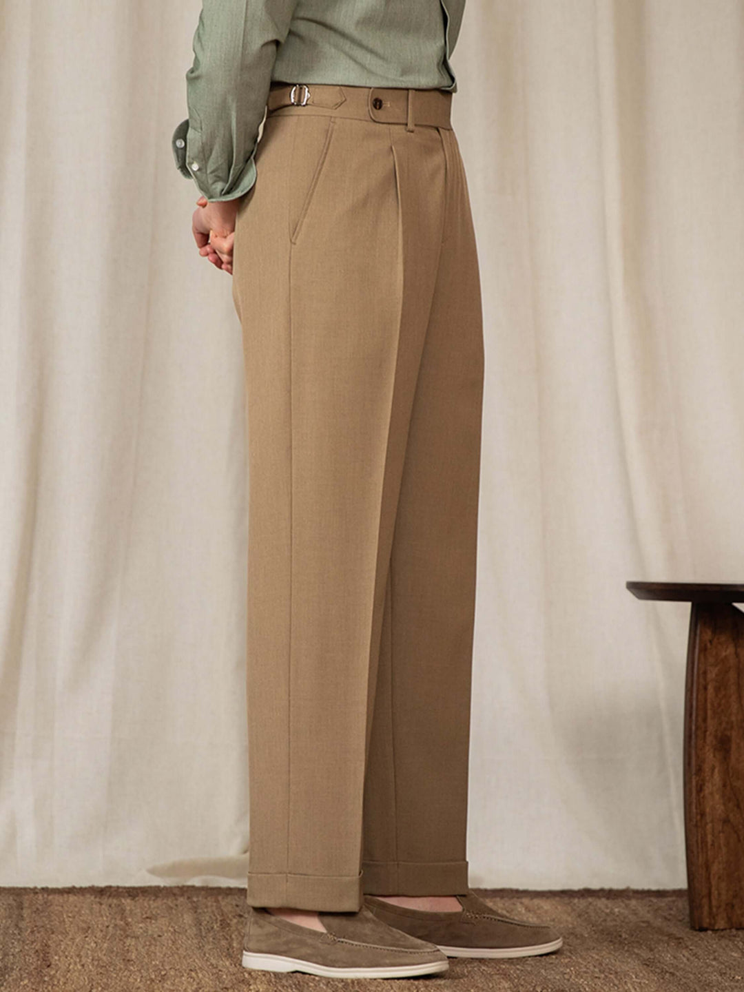 Pantaloni casual da uomo in stile antico, con una comoda vita alta per un look elegante