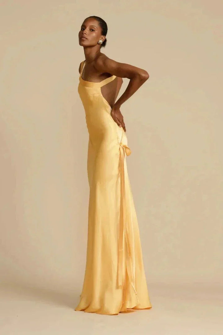 Indira | Elegante maxi abito da sera in satin con spallina singola