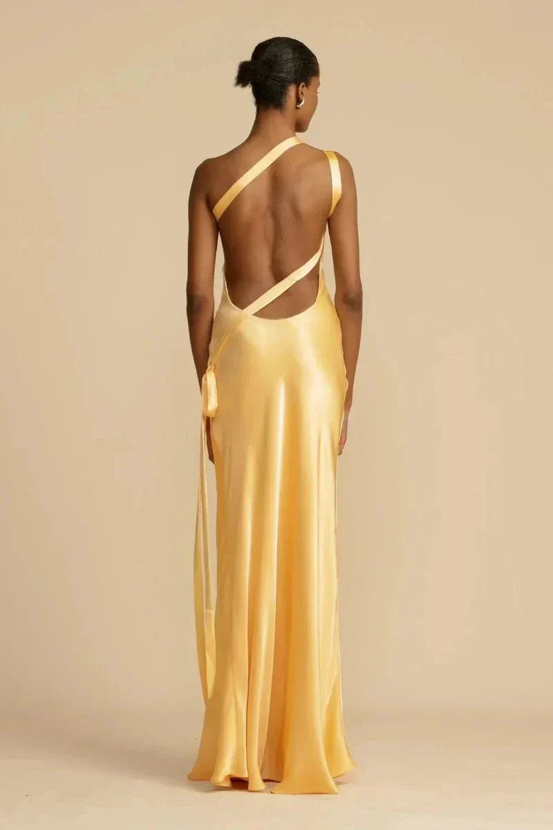 Indira | Elegante maxi abito da sera in satin con spallina singola