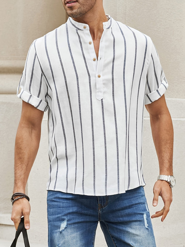 Elegante t-shirt da uomo a maniche corte a righe senza tempo