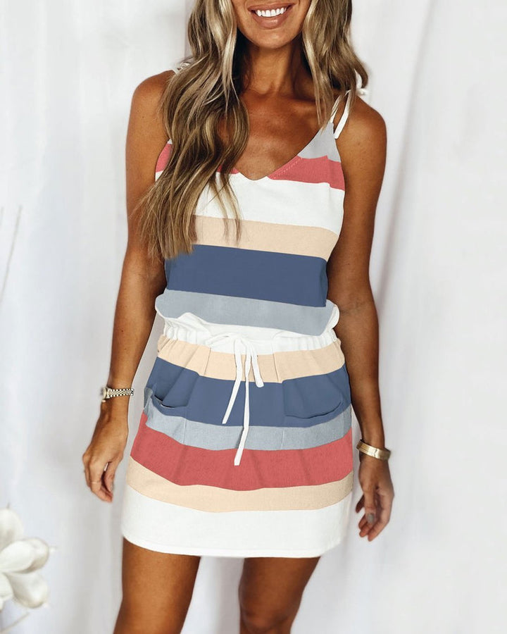 <html>Liora - Abito Estivo a Righe alla Moda per un Look Soleggiato</html>