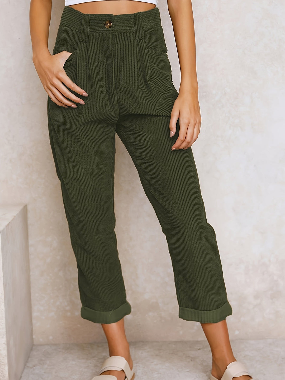 Pantaloni eleganti da donna in velluto a coste con gamba dritta - Un look classico ed elegante