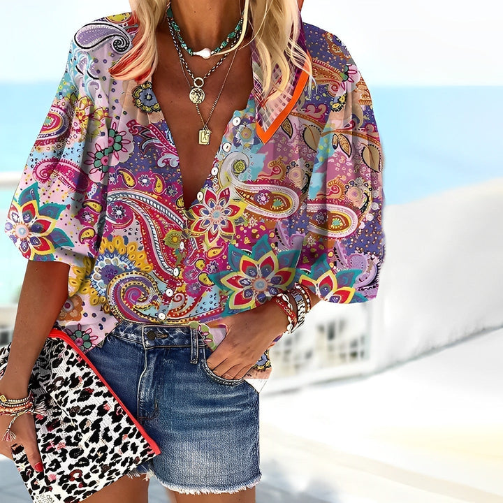 T-shirt da donna alla moda con motivo mandala colorato - un look unico e di tendenza