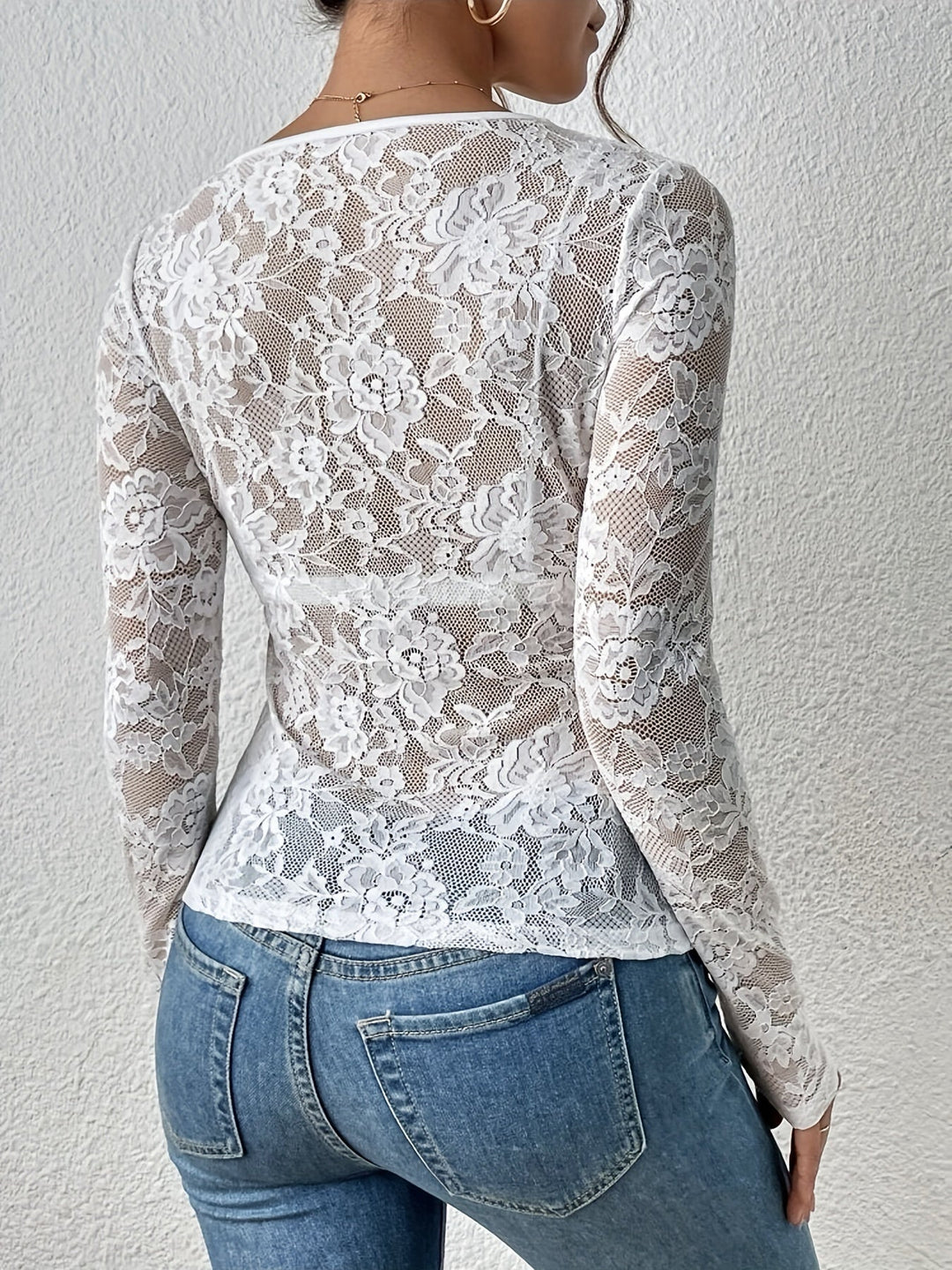 Elegante camicia da donna in pizzo - un look elegante e alla moda
