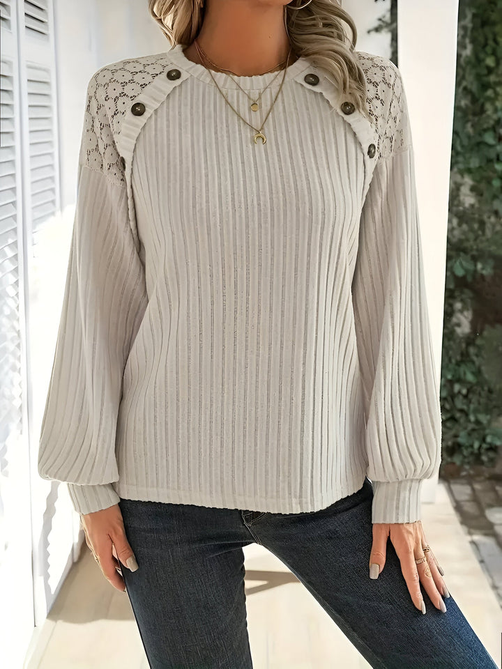 <p>Chayenne - Maglione Elegante con Seducenti Dettagli in Pizzo</p>